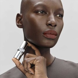 Prada Monochrome - Rouge à Lèvres Soft Matte Confort et Longue Tenue