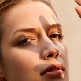 Crème nacrée après-soleil hautement hydratante