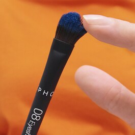 08 Le Pinceau Ombre à Paupières - Application intuitive, fini parfait 