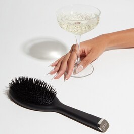 The dresser - Brosse à cheveux