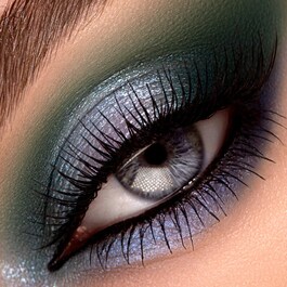 Mthrshp Mega: Celestial Nirvana - Palette De Fards À Paupière