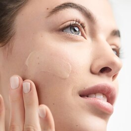 Basic 3 Temps - Étape 3 : Emulsion Hydratante Tellement Différente +