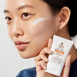 Ultra Light Daily UV Defense - Fluide solaire visage quotidien SPF 50 PA++++
