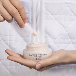 Capture Totale Crème Fermeté et Correction Rides - Crème anti-âge visage global 