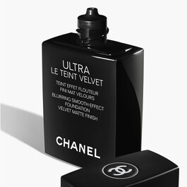 ULTRA LE TEINT VELVET - Teint Effet Flouteur. Fini Mat Velours.