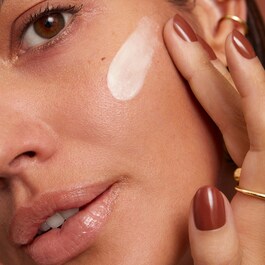 Mini Vitamin Enriched Face Base - Crème Hydratante Vitaminée et Base Maquillage