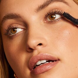 Fullest Volumizing Mascara - Mascara
