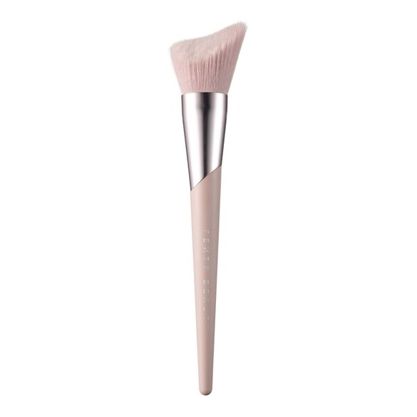 Cheek-Hugging Bronzer Brush - Pinceau Poudre Bronzante, FENTY BEAUTY