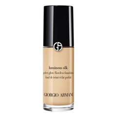 Luminous Silk - Fond de teint éclat parfait, fini naturel Format Voyage, ARMANI