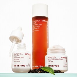 Crème Perfectrice Jeunesse au Thé Noir - Crème Raffermissante et lissante