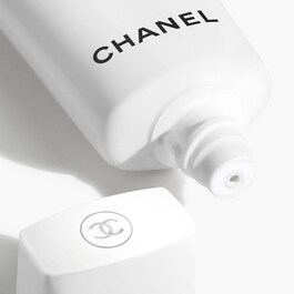 UV ESSENTIEL - Protection Globale UV, Pollution, Antioxidant SPF50