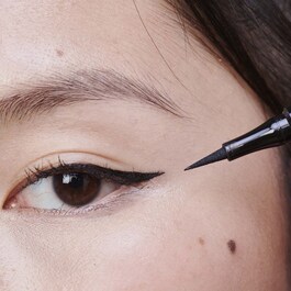 Black Ink Classic line felt liner - Eyeliner feutre précis waterproof