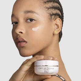 Capture Totale Crème Fermeté et Correction Rides - Crème anti-âge visage global 