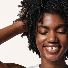 No.6 Bond Smoother® - Crème de coiffage réparatrice sans rinçage