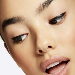Brushstroke 24-Hour Liner - Eyeliner Liquide