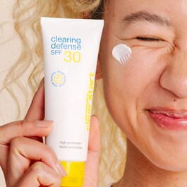 Clearing Defense SPF30 - Hydratant Matifiant Peaux Jeunes SPF30
