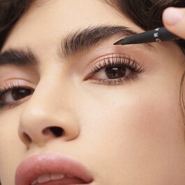 12 Le Pinceau Sourcils - Application intuitive, fini parfait 