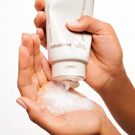Mousse Nettoyante Purifiante aux Roches Volcaniques et aux BHA - Nettoyant