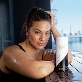 Kit Ultimate Glow Ashley Graham - Mousse Bronzante & Gant Edition Limitée 
