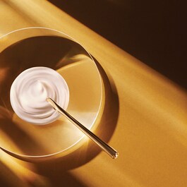 Re-Nutriv Ultimate Diamond - Crème Hydratante Transformation Sculptée