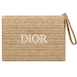 Une trousse Dior offerte dès 110€ d'achat dans la marque Dior.