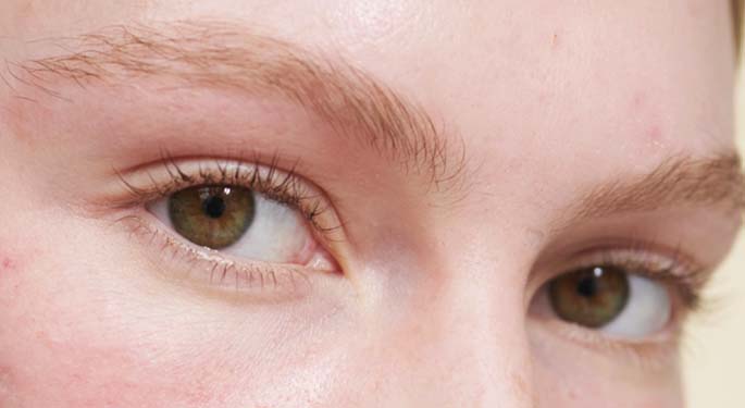 soins contour des yeux