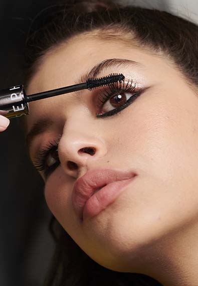 mascara size up