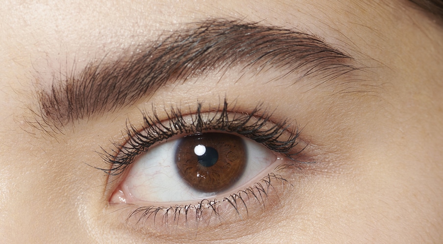 3 astuces pour bien choisir la forme de ses sourcils.