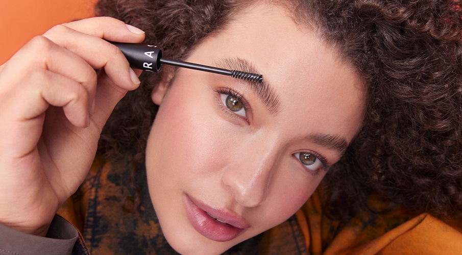 3 astuces pour bien choisir la forme de ses sourcils.
