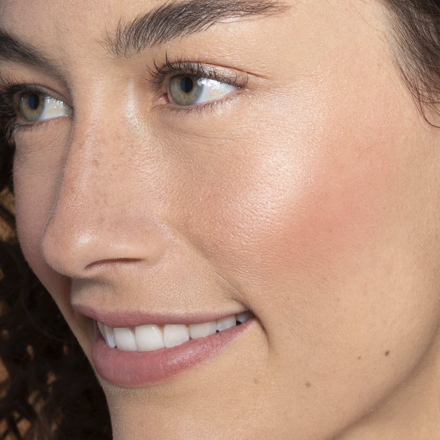 Liquid Light Serum Highlighter Highlighter liquide de ILIA ≡ SEPHORA