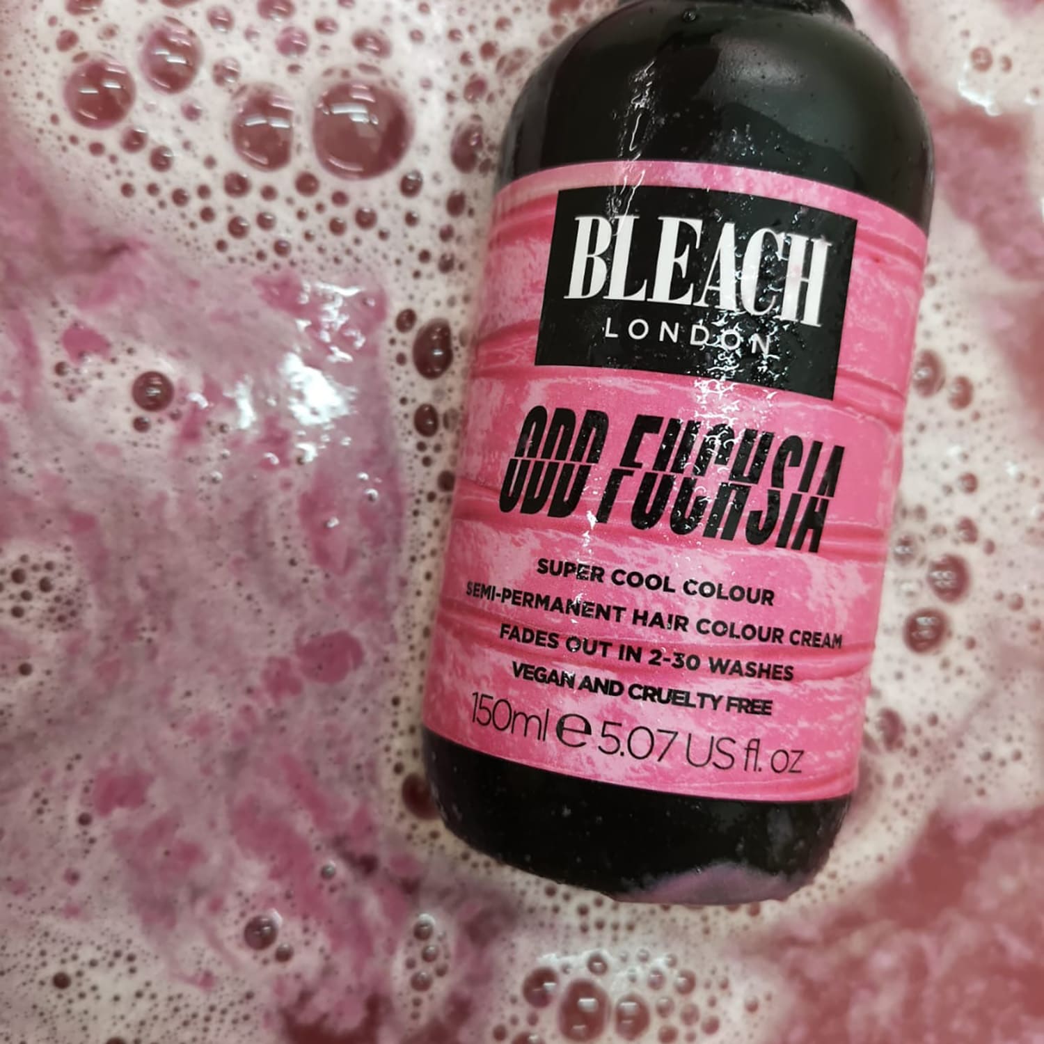 Odd Fuchsia Super Cool Colour Crème colorante rose moyen de BLEACH