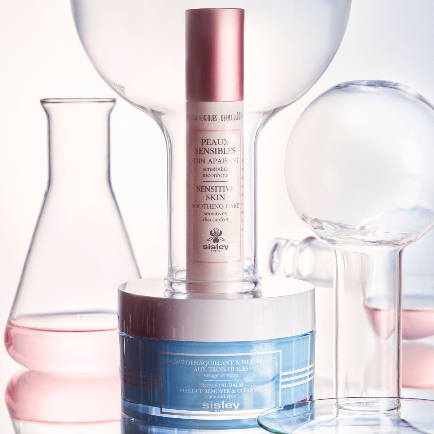 Peaux sensibles - soin apaisant de SISLEY ≡ SEPHORA