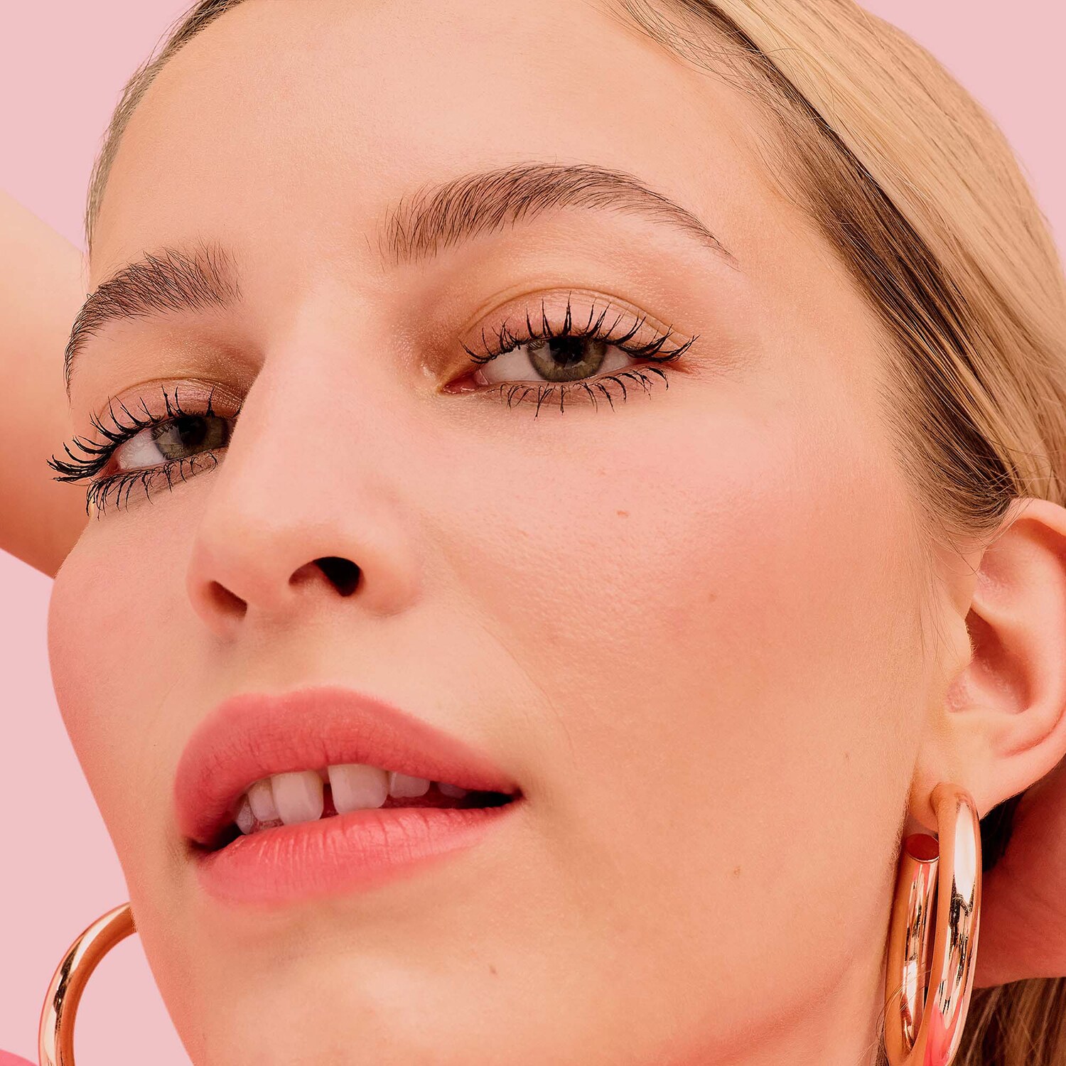 They're Real! Mini Mascara de BENEFIT COSMETICS ≡ SEPHORA